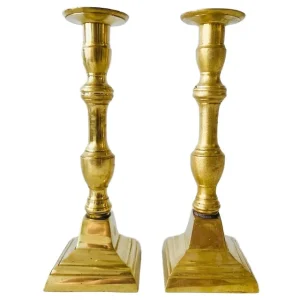 Set zware Vlaamse messing gouden kandelaars vierkant 1900’s