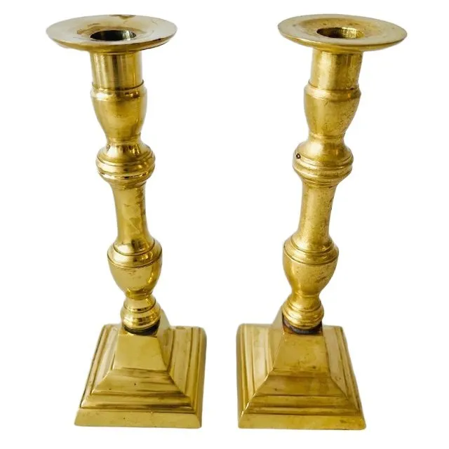 Set zware Vlaamse messing gouden kandelaars vierkant 1900’s - Afbeelding 3