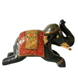 Vintage handgesneden decoratieve houten olifant Rajasthani-stijl handgeschilderd 1960’s