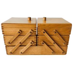 Mid-century uitklapbare houten naaikoffer Deens Design knutseldoos 1960’s