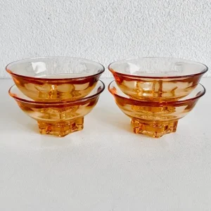 Set rosaline glas Art Deco Franse schaaltjes roze