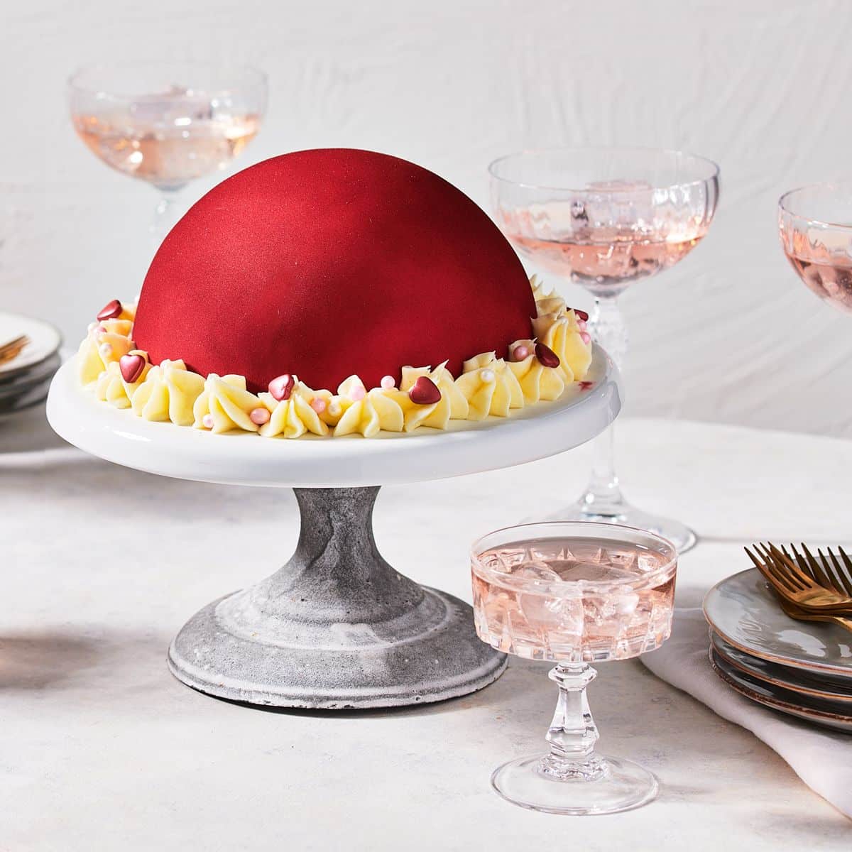 FunCakes Eetbare Metallic Spray Rood 100ml - Afbeelding 3